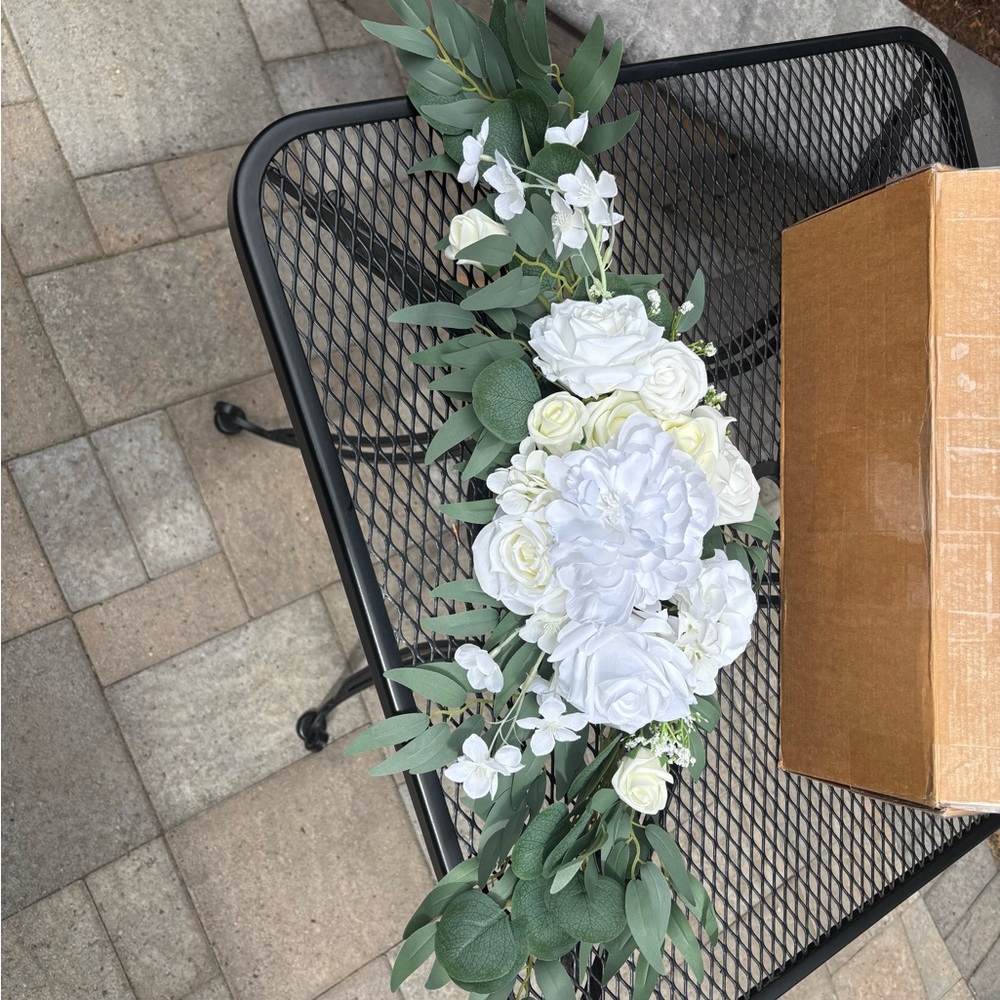 Ling’s Moment FLOWER ARCH DECOR WITH DRAPES IN WHITE & SAGE - Picture 9 of 10
